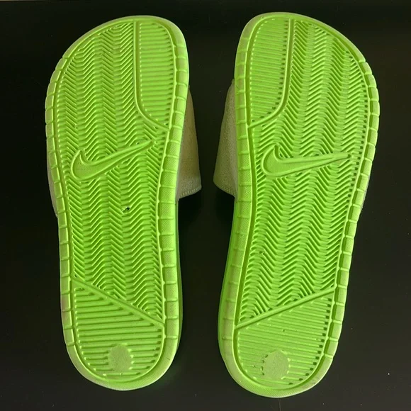 Nike Slides - Picture 5 of 11